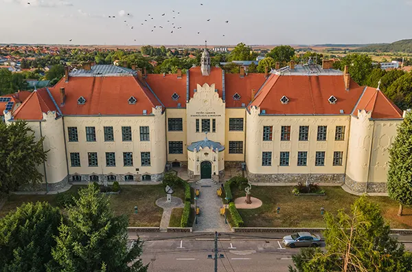 Bonyhádi Petőfi Sándor Evangélikus Gimnázium,Kollégium,Általános Iskola és Alapfokú Művészeti Iskola