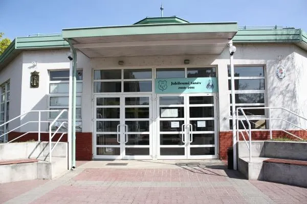 Újpesti Károlyi István Általános Iskola és Gimnázium